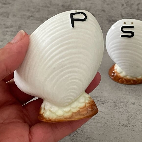 Vintage Shiken Clam Shell Shaped Salt Pepper Shaker 2-pc Set Bone China Japan - Picture 5 of 7